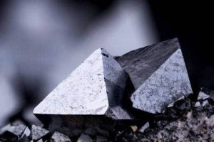Thị trường quặng sắt toàn cầu đối mặt làn sóng giảm giá dài nhất kể từ năm 2022