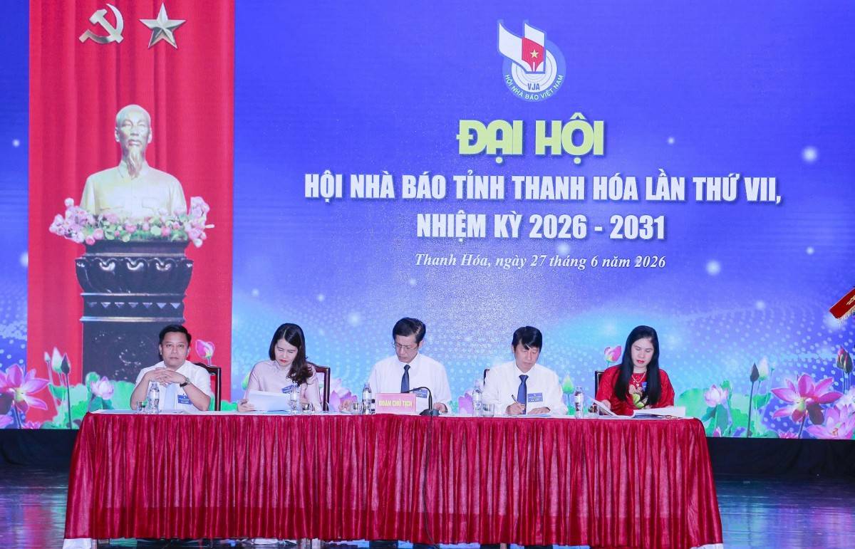 Đoàn chủ tịch diều hành Đại hội
