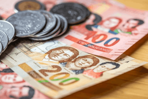 Bolivia bỏ neo tỷ giá với USD sau 15 năm