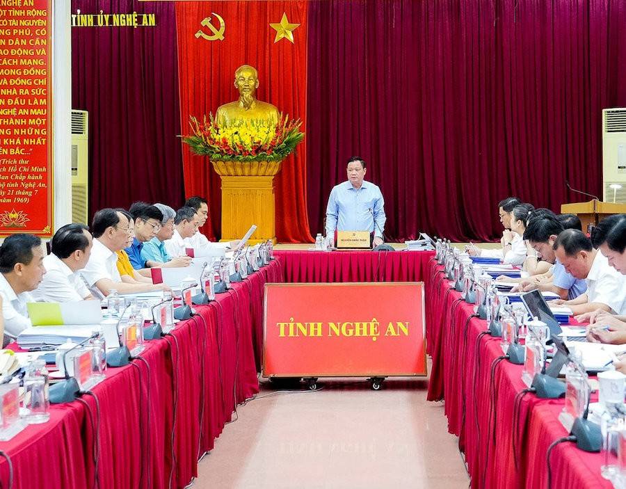 Ban Thường vụ Tỉnh ủy Nghệ An họp cho ý kiến về công tác xây dựng bộ chỉ số KPI đánh giá cán bộ, công chức, viên chức