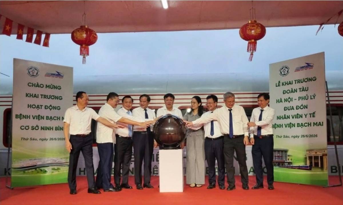 Đoàn tàu Bạch Mai - Chuyến tàu thắp sáng những niềm tin!