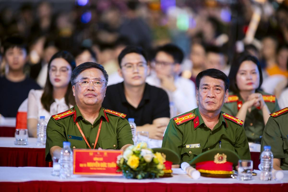 Hàng vạn người dự đêm nghệ thuật 