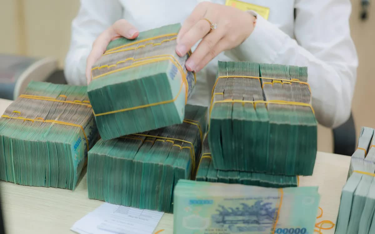 Ngân hàng Nhà nước bơm ròng gần 4.000 tỷ đồng, lãi suất liên ngân hàng biến động mạnh