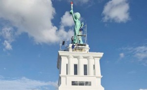 Nóng: Hạ giải tượng "Nữ thần khai phóng" xây trái phép tại Khu đô thị E.City Tân Đức