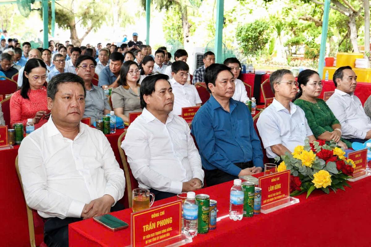 700 cán bộ, công nhân viên, nhà phân phối và đại biểu dự Lễ hội Yến sào Khánh Hòa năm 2026