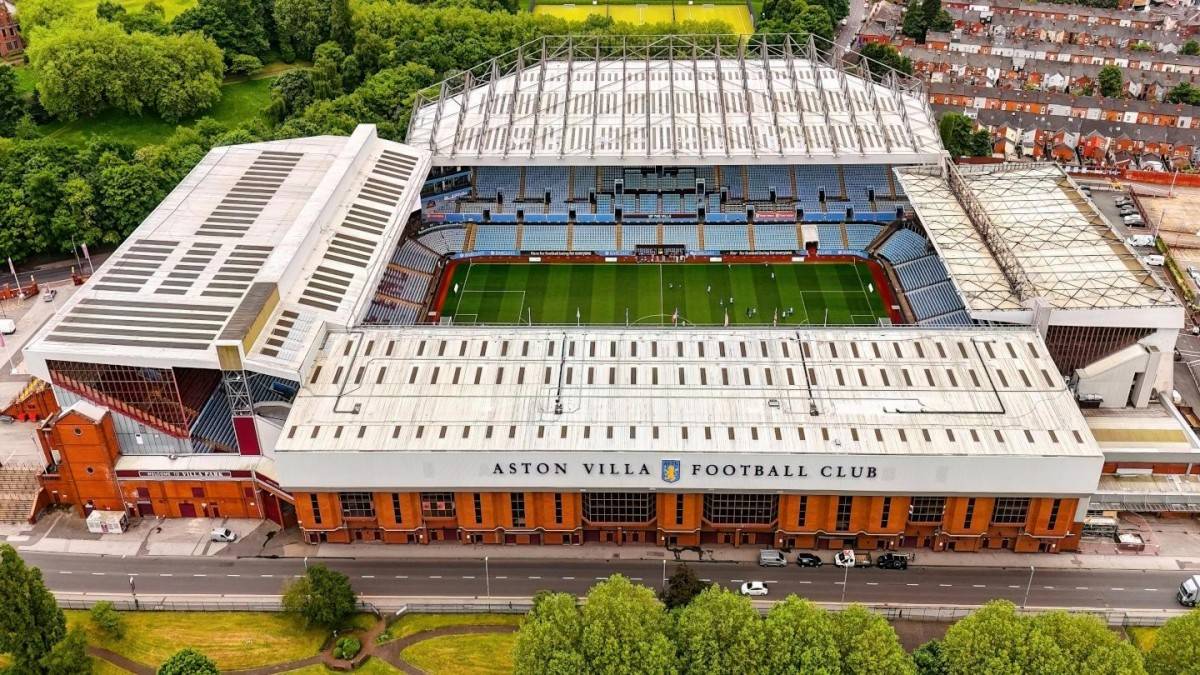 ừ một câu lạc bộ đứng trước khủng hoảng tài chính năm 2018, Aston Villa F.C. đã trở thành một trong những đội bóng tăng trưởng nhanh nhất châu Âu dưới sự đồng sở hữu của Nassef Sawiris và Wes Edens. Thành công trên sân cỏ phản ánh chiến lược tái cấu trúc toàn diện về quản trị, tài chính và vận hành.