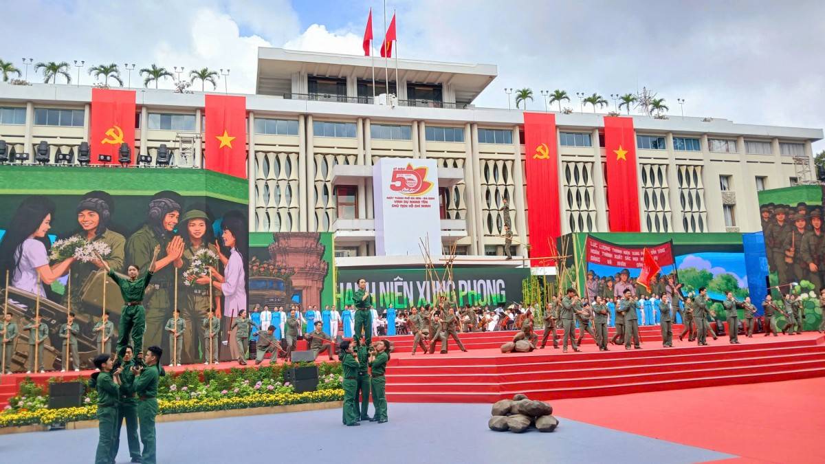 Rực rỡ chương trình nghệ thuật chào mừng 50 năm Thành phố Sài Gòn - Gia Định vinh dự mang tên Chủ tịch Hồ Chí Minh