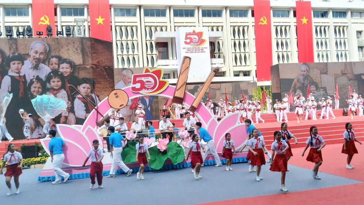 Rực rỡ chương trình nghệ thuật chào mừng 50 năm Thành phố Sài Gòn - Gia Định vinh dự mang tên Chủ tịch Hồ Chí Minh