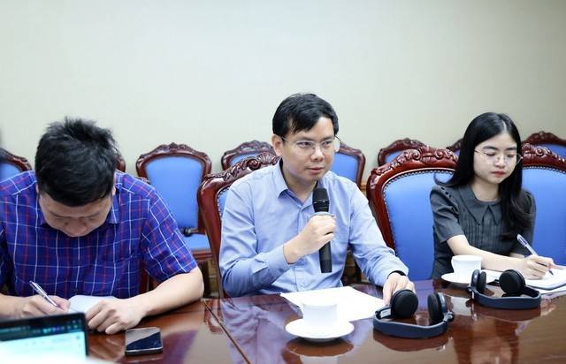 Phó Cục trưởng Cục Chuyển đổi số Nguyễn Công Thành chia sẻ về chuyển đổi số tại Việt Nam - Ảnh: VGP/GH