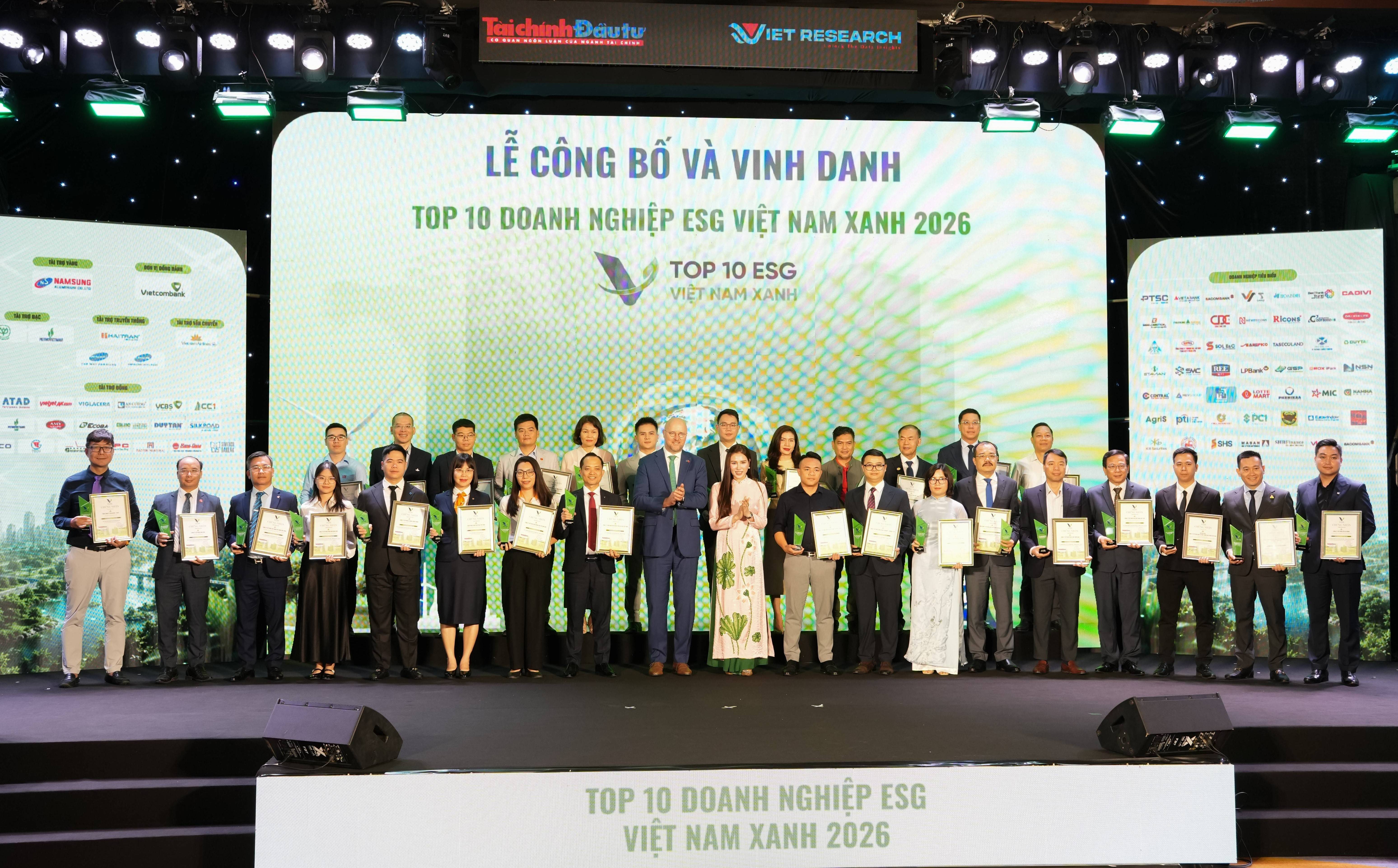PTSC khẳng định vị thế doanh nghiệp tiên phong với “cú đúp” danh hiệu VIE10 và ESG10