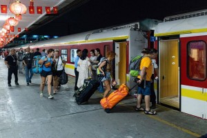 Từ hôm nay, hành khách đi tàu hỏa được giảm 10% giá vé nhiều tuyến