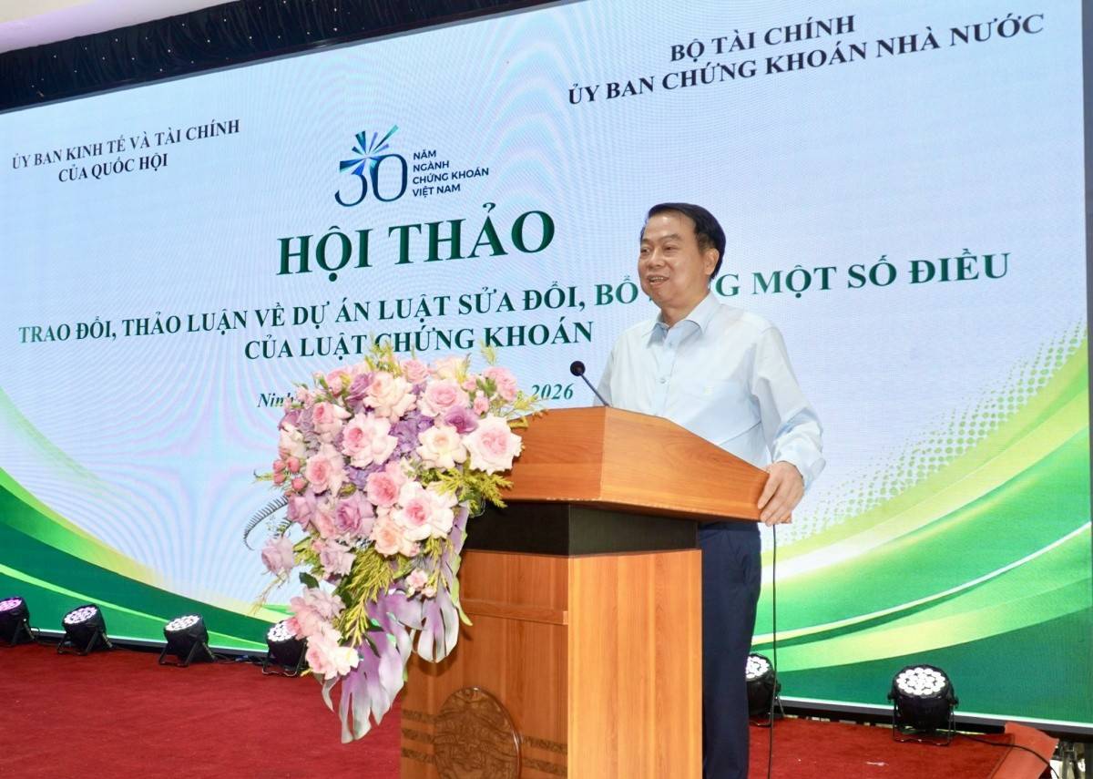 Thứ trưởng Bộ Tài chính Nguyễn Đức Chi cho biết, trên cơ sở tổng hợp, tiếp thu ý kiến của các bộ, ngành, địa phương, hiệp hội và các thành viên thị trường, dự thảo Luật tập trung sửa đổi ba nhóm nội dung lớn nhằm đáp ứng yêu cầu phát triển của thị trường chứng khoán trong giai đoạn mới.
