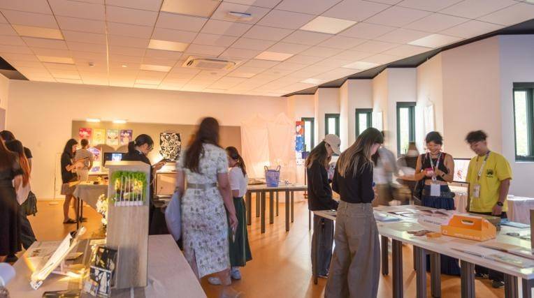 Góc nhìn trưởng thành của những nhà sáng tạo Gen Z tại triển lãm Summer Show