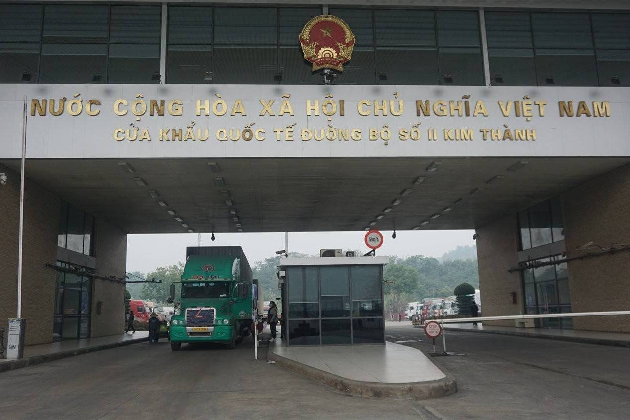 Xuất khẩu qua cửa khẩu Lào Cai tăng hơn 60%, sầu riêng bứt phá, lập kỷ lục mới