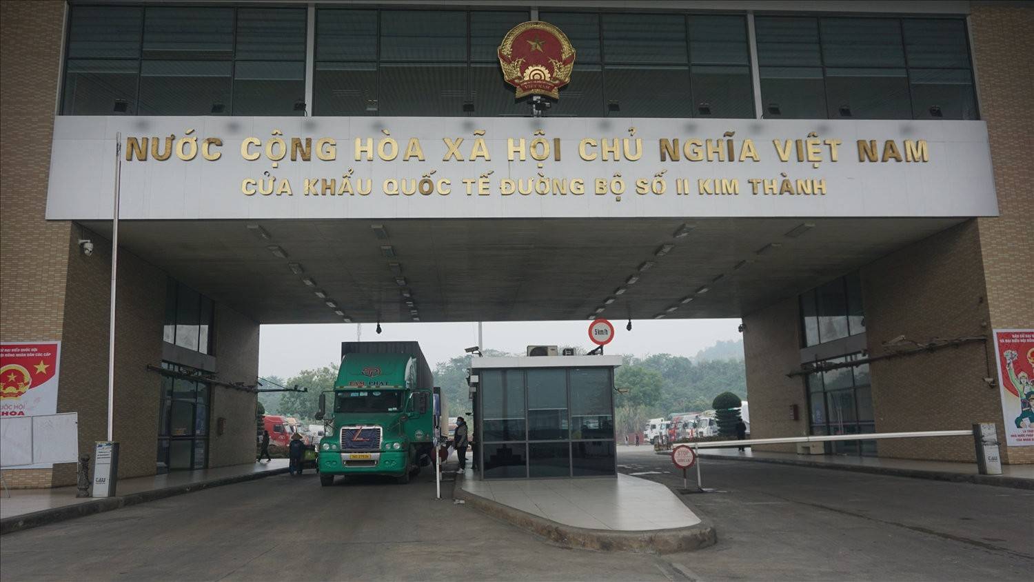Xuất khẩu qua cửa khẩu Lào Cai tăng hơn 60%, sầu riêng bứt phá, lập kỷ lục mới