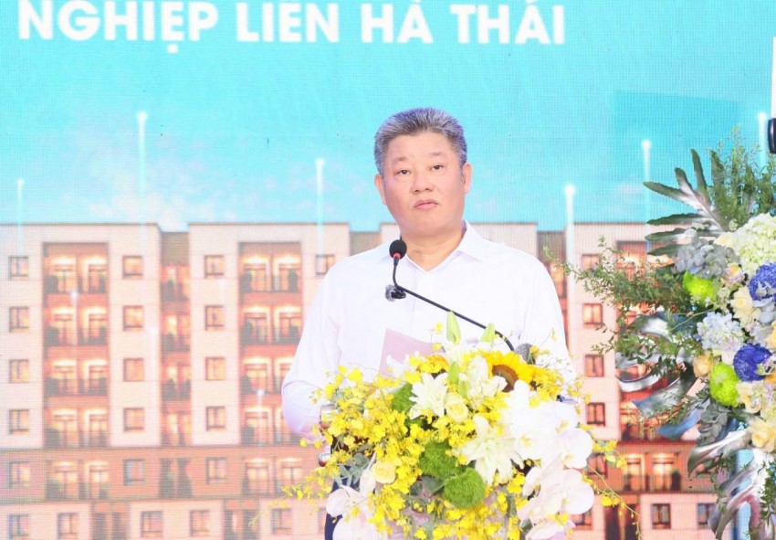 Đồng chí Phó Bí thư Tỉnh ủy, Chủ tịch UBND tỉnh Nguyễn Mạnh Quyền phát biểu chỉ đạo tại lễ khởi công