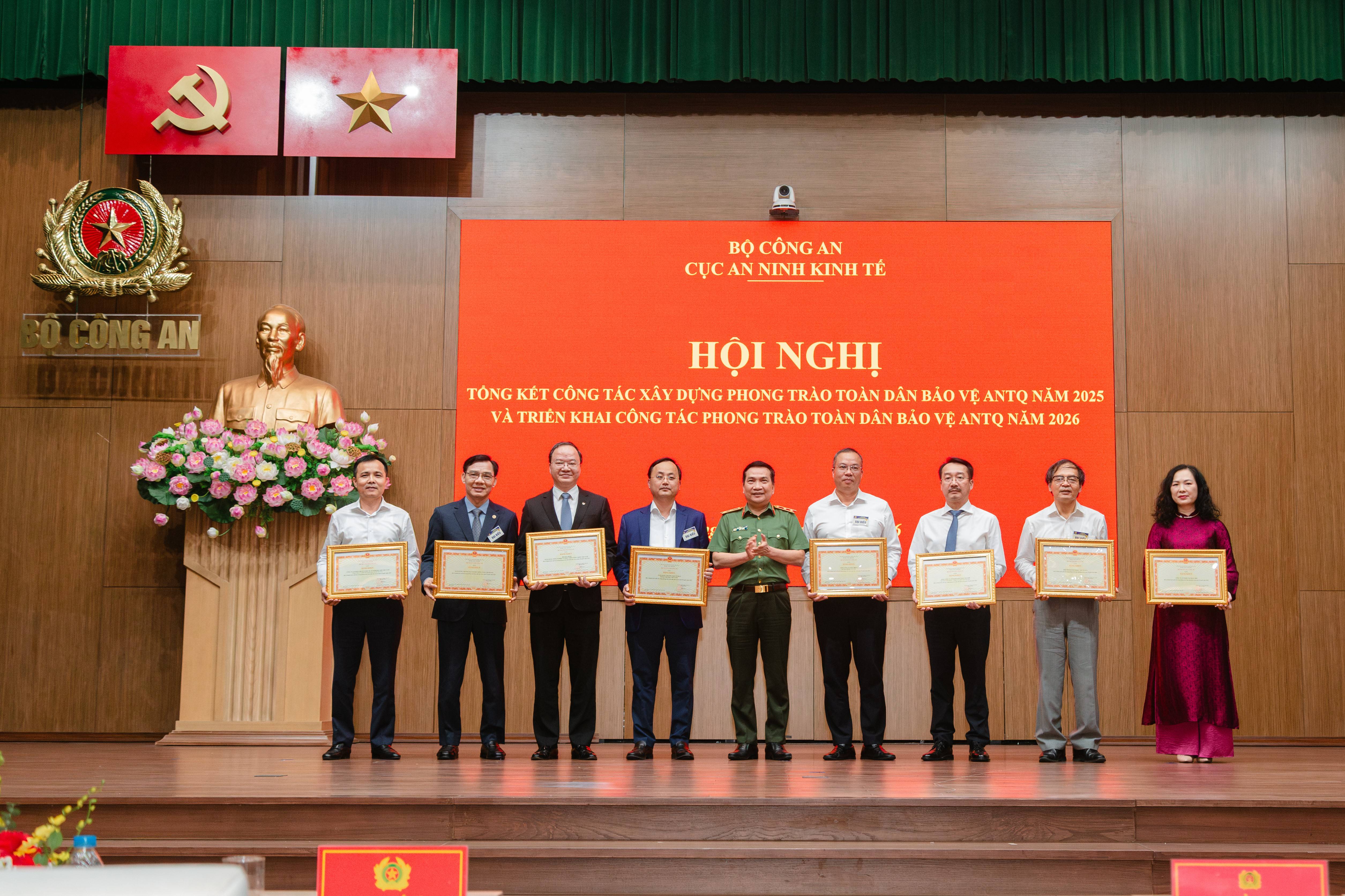 SeABank được Bộ Công an tặng Bằng khen về công tác bảo vệ an ninh Tổ quốc
