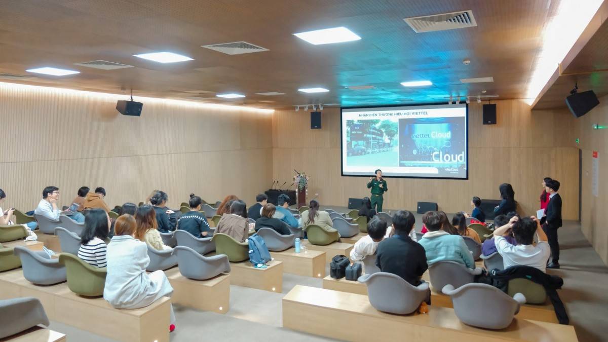 Trong thời đại AI, đâu là những giá trị đáng cân nhắc khi chọn đại học?
