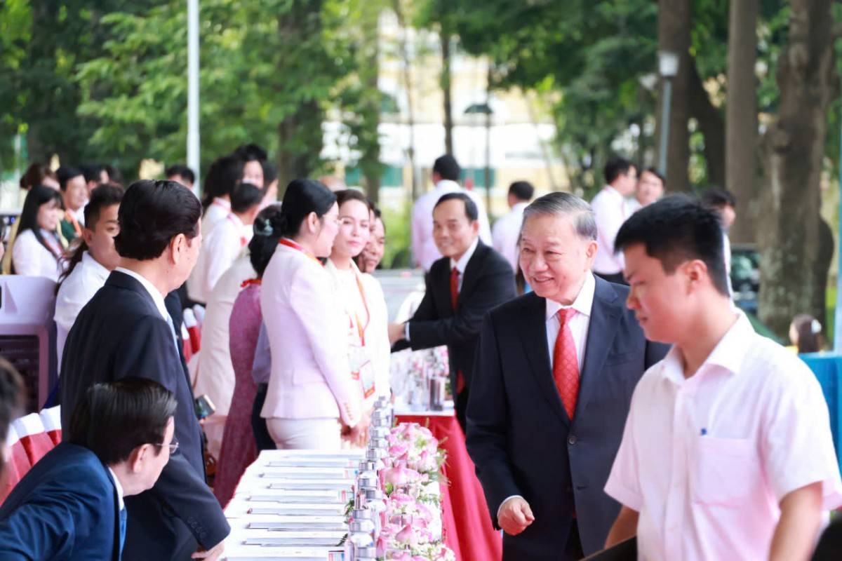Lễ kỷ niệm 50 năm TP. Hồ Chí Minh vinh dự mang tên Bác: Khơi dậy khát vọng xây dựng đô thị toàn cầu trong kỷ nguyên mới