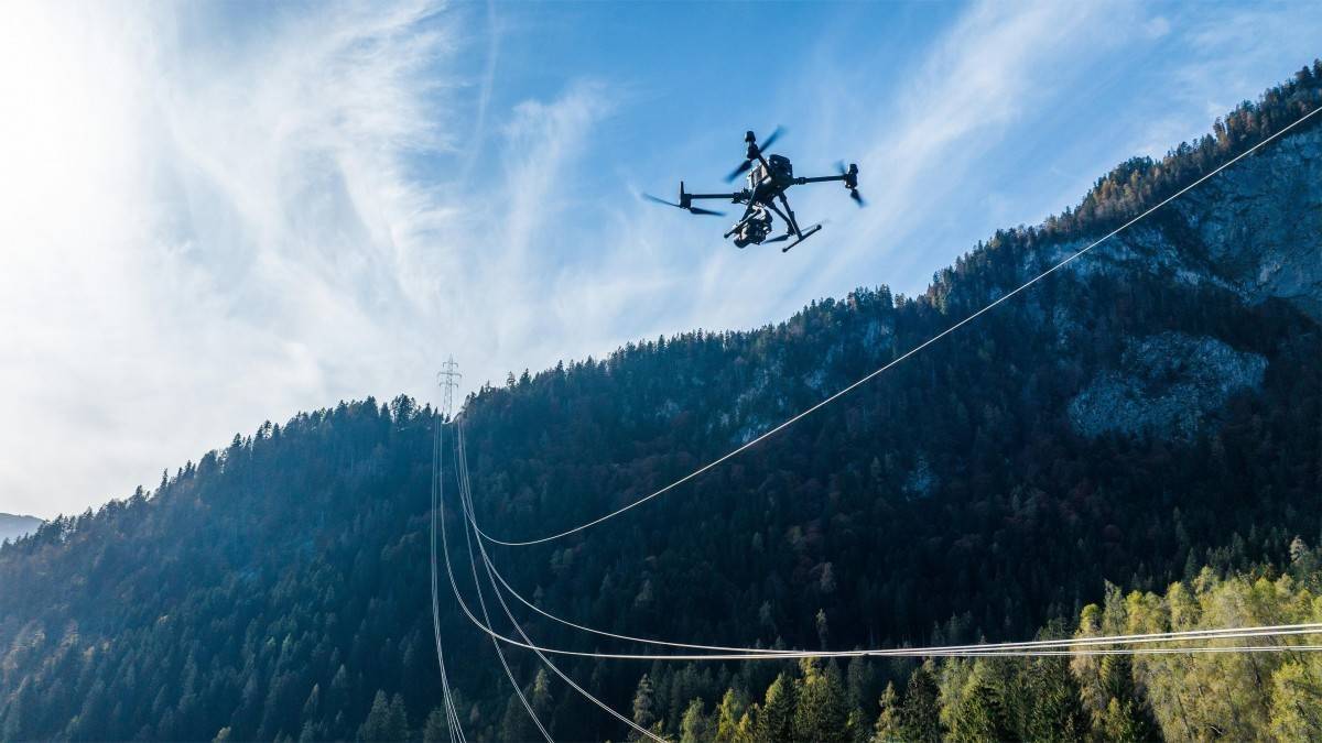 Drone tự động kiểm tra hạ tầng: Xóa bỏ những công việc nguy hiểm và tốn kém nhất của nhiều ngành