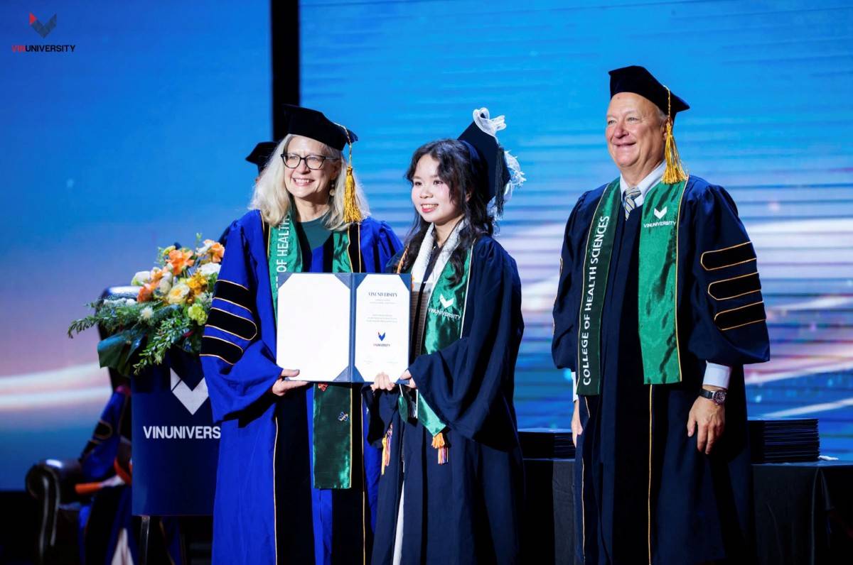  Lưu Bảo Linh rạng rỡ trong Lễ Tốt nghiệp diễn ra vào ngày 27/6 tại Trường Đại học VinUni