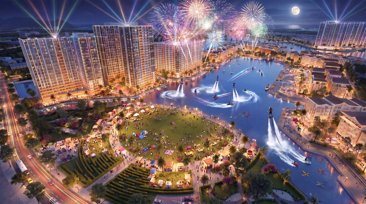Sân khấu nước 7,3ha tại Festival Island là nơi diễn ra các show nghệ thuật và loạt pháo hoa hằng đêm.