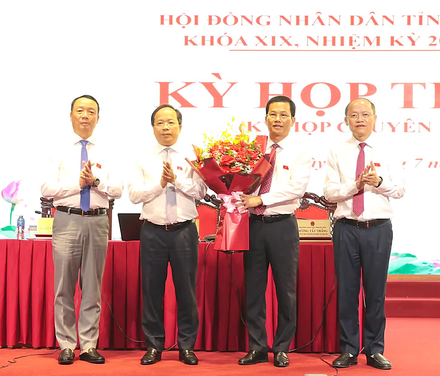 Ông Nguyễn Trọng Hiếu được bầu giữ chức Phó Chủ tịch UBND tỉnh Hà Tĩnh