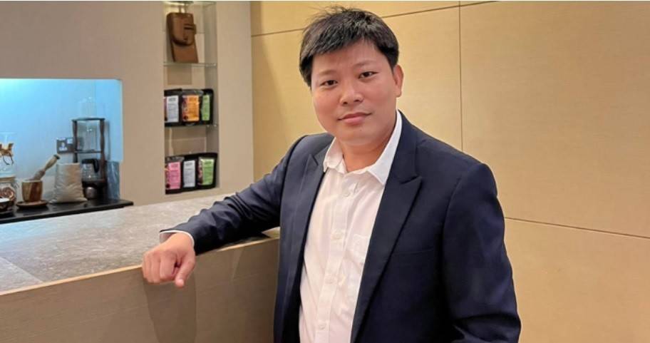 Vương Lê Vĩnh Nhân đã chỉ đạo đưa ra các thông tin quảng cáo về các đồng tiền mã hóa không đúng sự thật, thực hiện các giao dịch tạo cung cầu giả tạo, thao túng, điều chỉnh giá theo yêu cầu của Nhân