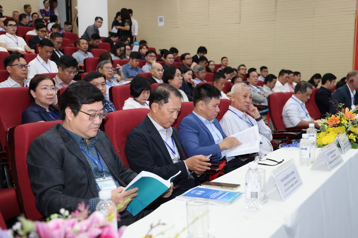 TP.HCM tổ chức hội thảo định hình cấu trúc siêu đô thị với nhiều chuyên gia
