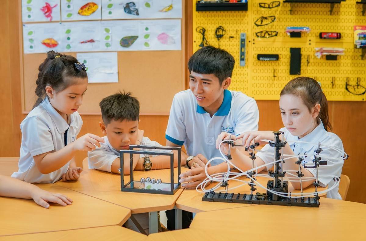 5 nhóm ngành được dự báo "khát" nhân lực: Học gì để đón đầu cơ hội việc làm tương lai?