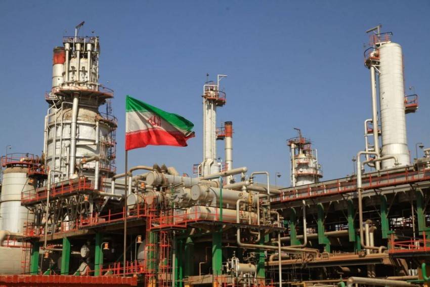 Nhật Bản cân nhắc nối lại nhập khẩu dầu thô Iran