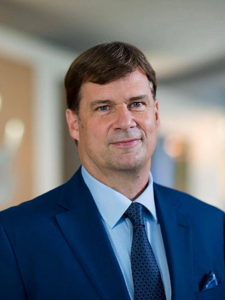 Jim Farley – Chủ tịch kiêm CEO Ford Motor Company, người thúc đẩy chiến lược điện hóa, số hóa và phát triển nền tảng Ford Pro.