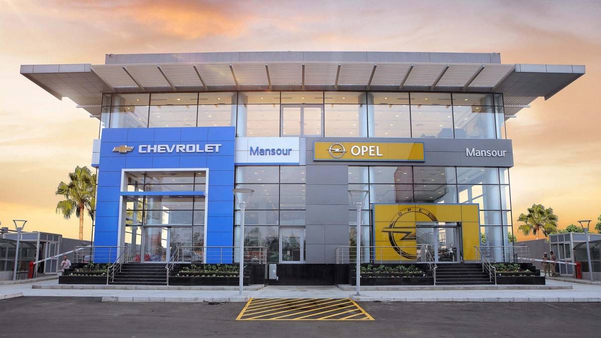 Al-Mansour Automotive là một trong những nhà phân phối ô tô lớn nhất khu vực Trung Đông và châu Phi, đại diện cho nhiều thương hiệu quốc tế như Chevrolet, Peugeot, MG và Caterpillar.