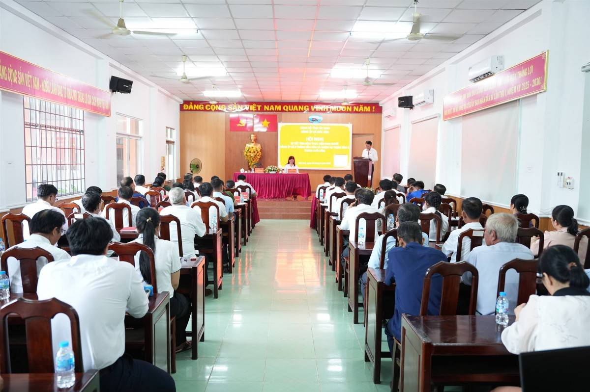 Quang cảnh hội nghị sơ kết của xã Đức Hòa Tây Ninh năm 2026