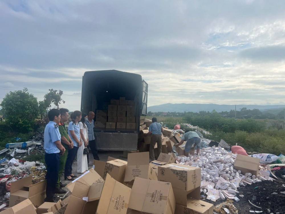 Thanh Hóa: Chi cục Quản lý thị trường tăng cường kiểm tra, xử lý hành vi buôn lậu, gian lận thương mại