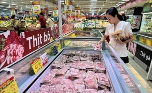 Bộ Công Thương yêu cầu doanh nghiệp hạ giá hàng hóa theo đà giảm của xăng dầu