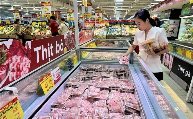 Nếu thương nhân đưa ra lý do vì giá xăng dầu tăng cao dẫn đến giá tăng cao thì phải thực hiện theo tỷ lệ thuận, giá xăng dầu đã giảm thì giá các mặt hàng cũng phải giảm theo (Ảnh minh họa).