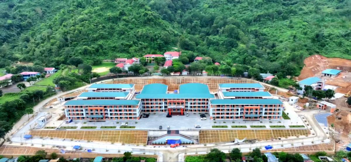 Lai Châu sẵn sàng khánh thành trường nội trú vùng biên 250 tỷ đồng