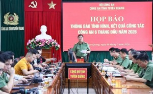 Công an tỉnh Tuyên Quang họp báo thông tin vụ việc "mưa điểm 10" môn Toán
