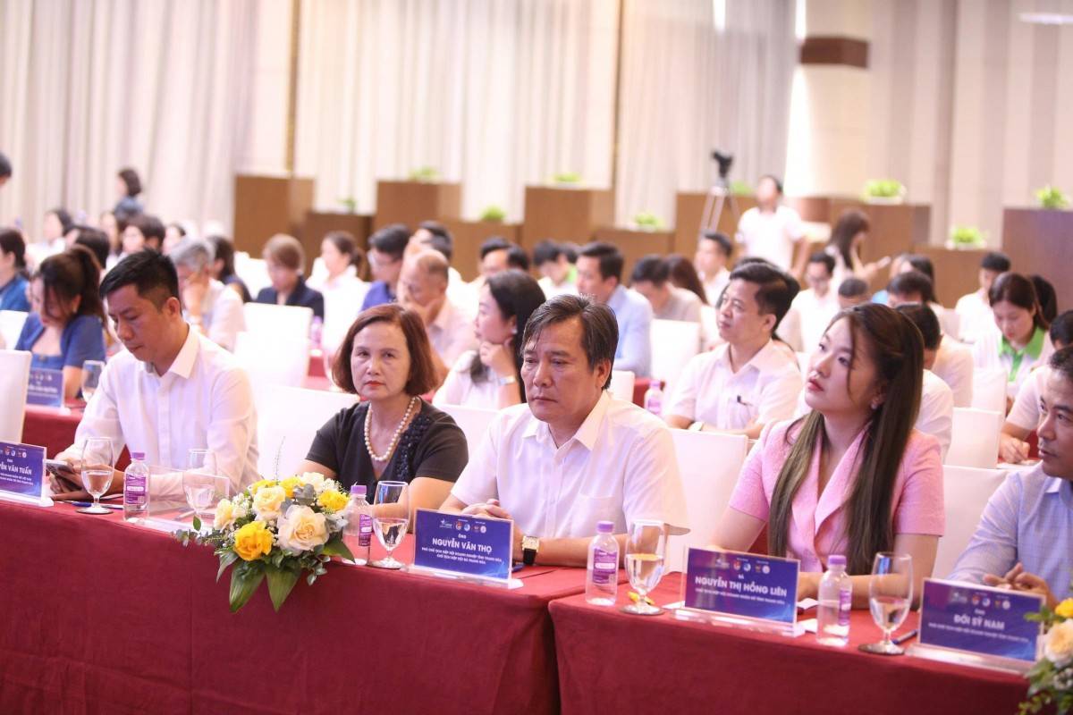 Các đại biểu tham dự