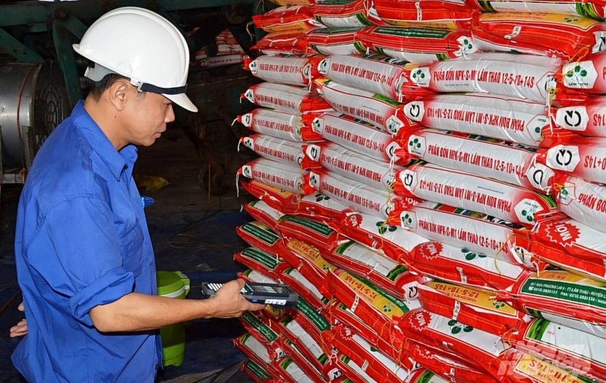 Phú Thọ kiểm tra đột xuất hoạt động sản xuất, kinh doanh phân bón
