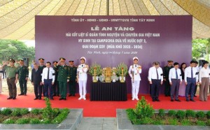Tây Ninh an táng 173 hài cốt liệt sĩ quân tình nguyện