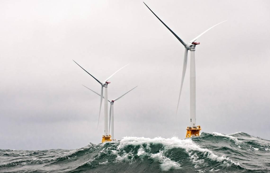 Việt Nam đặt mục tiêu đưa công suất điện gió ngoài khơi đạt mốc khoảng 6GW vào năm 2030 và lên tới 70GW - 91,5GW vào năm 2050, biến ngành này thành trụ cột chiến lược của kinh tế biển xanh. 