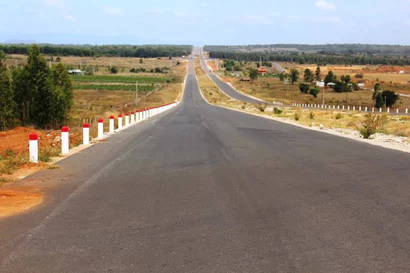 Lâm Đồng quyết liệt tháo gỡ vướng mắc mặt bằng, đẩy nhanh tiến độ đường ven biển ĐT.719B