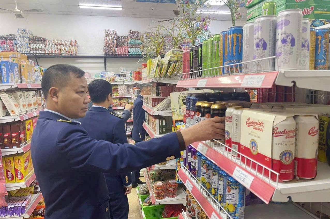 Lào Cai giữ vững ổn định thị trường giữa đà tăng trưởng thương mại, xuất nhập khẩu 35%