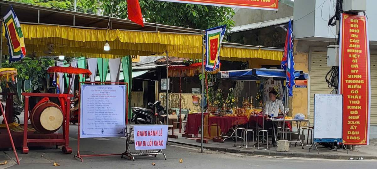 Người Huế cúng lễ Âm hồn: Cơ hội phát huy văn hóa bản địa?