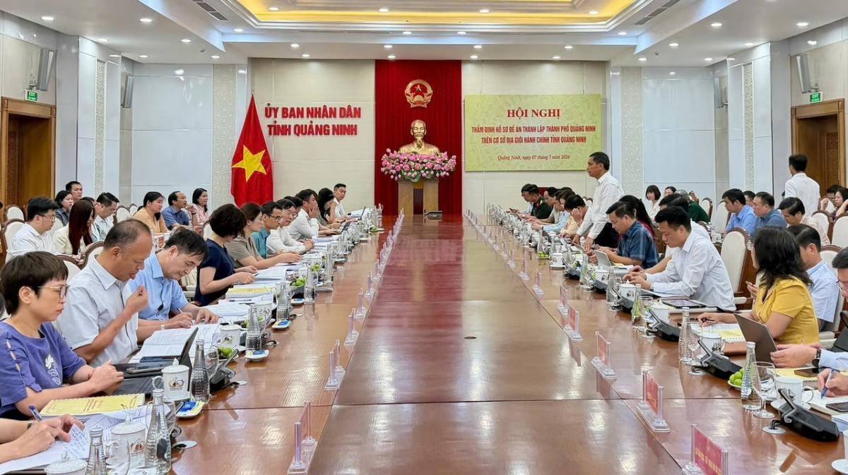 Quảng Ninh tiến gần cột mốc trở thành thành phố trực thuộc Trung ương
