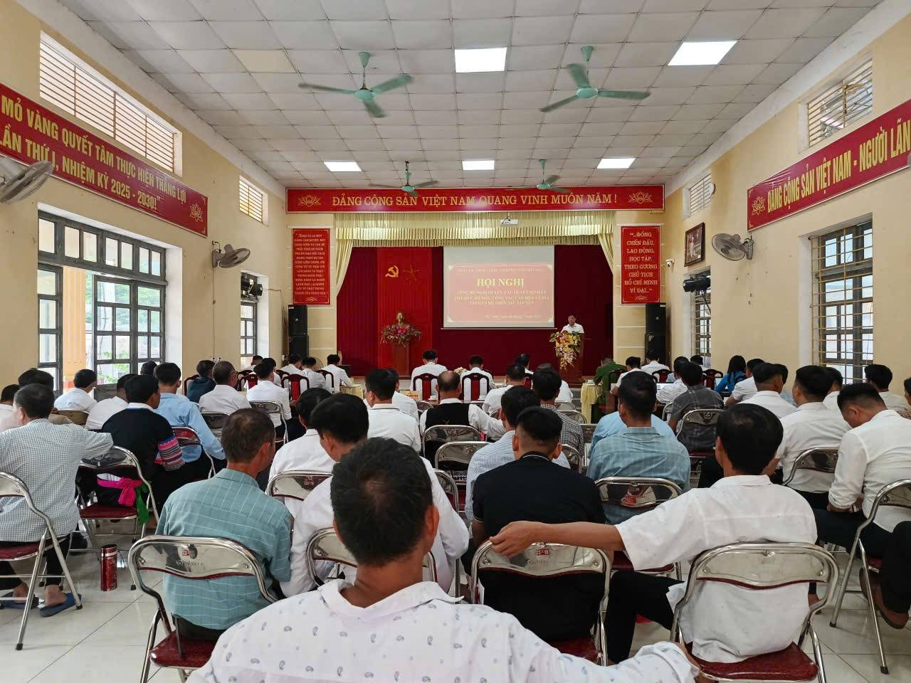 Mỏ Vàng (Lào Cai) công bố nghị quyết, kiện toàn tổ chức bộ máy sau sắp xếp, nâng cao hiệu lực quản lý cơ sở