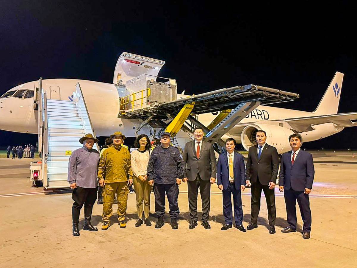 Cuộc chuyển giao đầy cảm xúc giữa hai thế hệ ngựa kỵ binh