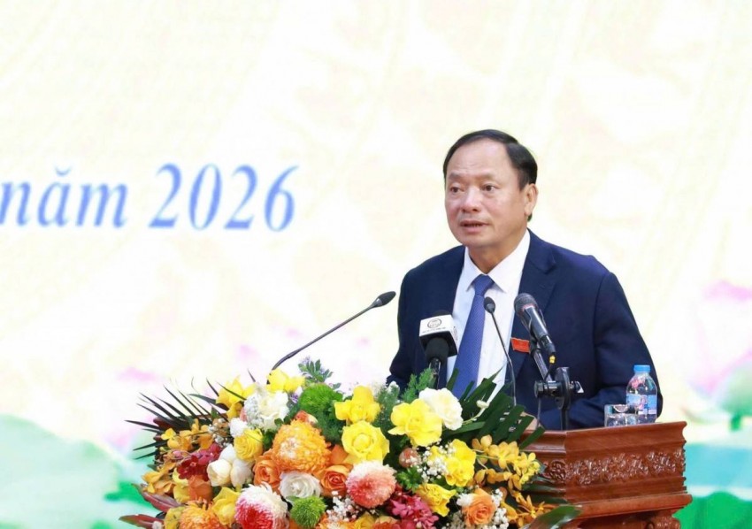 Đồng chí Trần Quốc Văn, Phó Bí thư Tỉnh ủy, Chủ tịch HĐND tỉnh phát biểu khai mạc kỳ họp